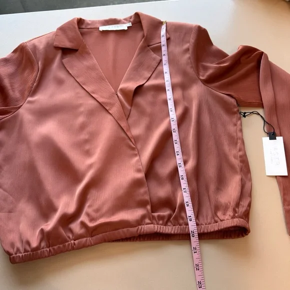 ASTR The Label Women's Calypso Long Sleeve Cropped Collared Blouse Top Large NWT - Picture 14 of 15